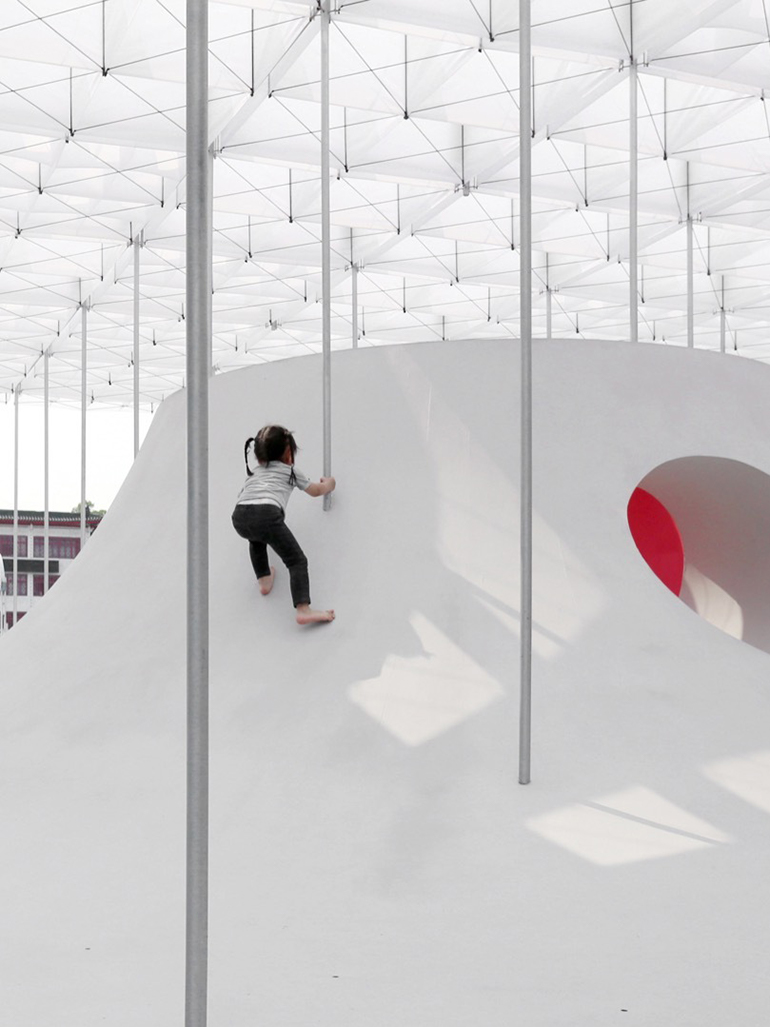 Shen Ting Tseng Architects - Floating Pavilion, 2016, installation view, Taipei Fine Arts Museum plaza feat